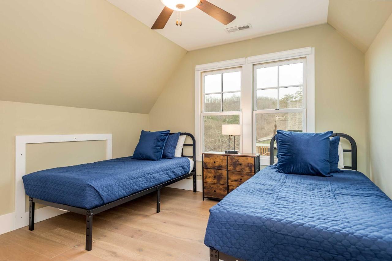 Cullowhee Home With Game Room, Wraparound Decks Exteriör bild